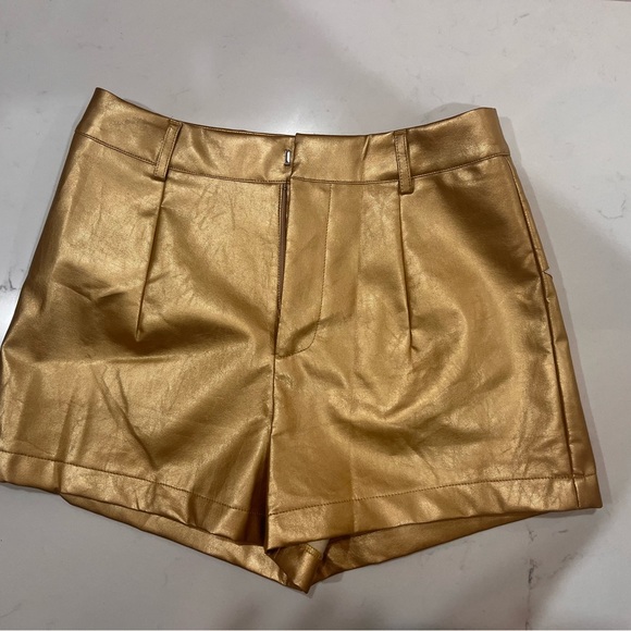 Sparkle City Vegan leather gold shorts size medium - Picture 4 of 8